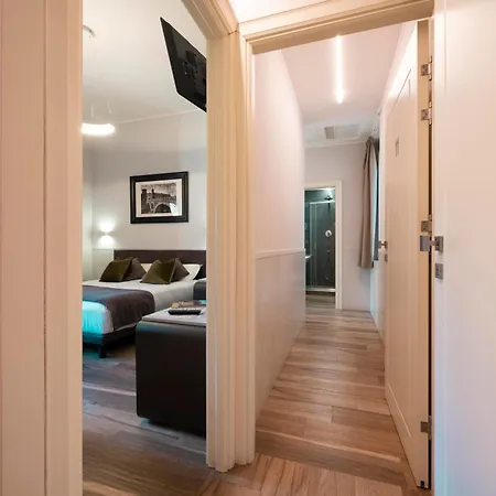 De' Clementi מלון 2*